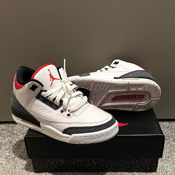 Air Jordan 3 Retro Denim SE 'Fire Red'